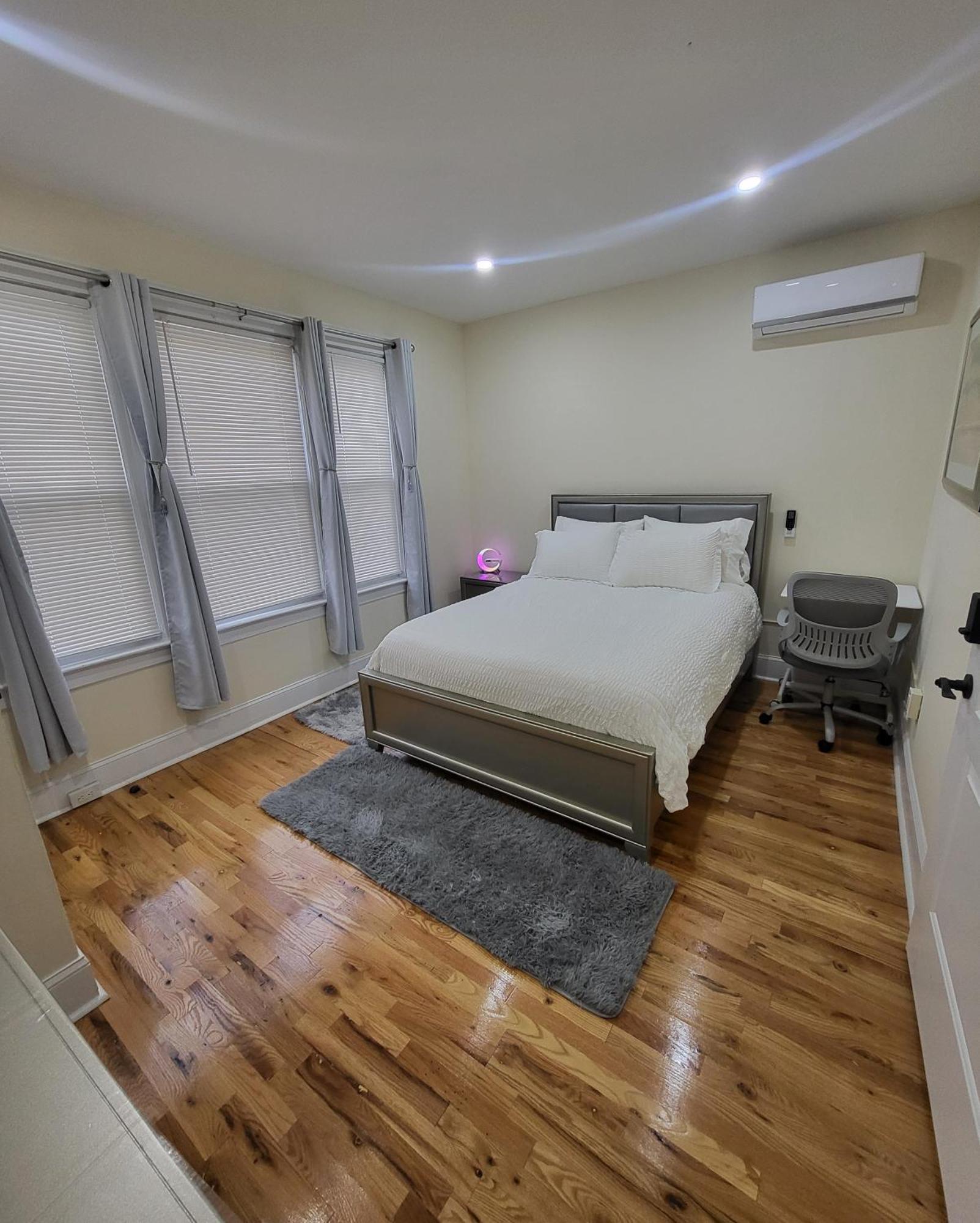 Апартаменты Ooohlala! 2 Beds And 2 Full Baths W/Free Parking Ньюарк Экстерьер фото